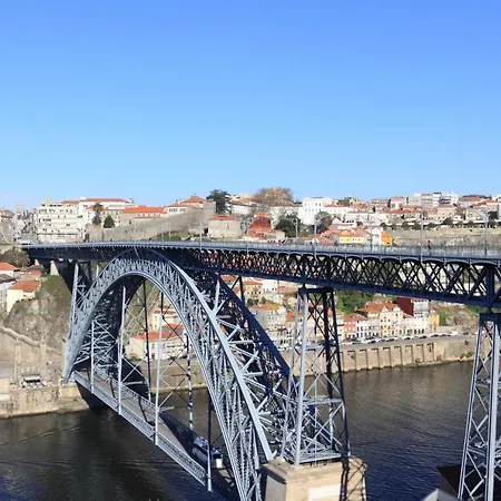 Smooth By City Hosts Porto