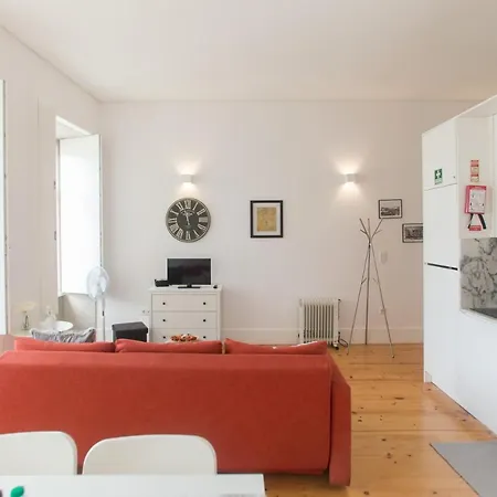Smooth By City Hosts Apartment